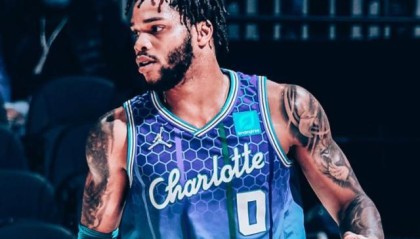 开云体育官网-第6次单场30+！布里奇斯冲击最快进步球员+全明星