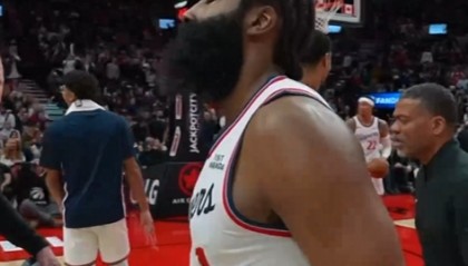 体育资讯-此前已连得8分1帽！哈登绝杀后仰出手三不沾 快船猛龙进入加时