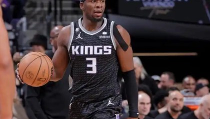 CBA最新消息！戴维斯或加盟北京首钢，新疆男篮官宣新援