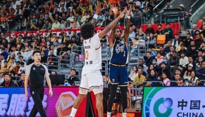 看了阿旺奎因互相甩锅拒投三分的名场面，才知道广东队架构有多糟