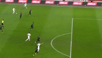 【德甲】穆勒助攻莱万破门 拜仁1比2客负奥格斯堡