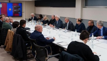 体育直播-世体：今日巴萨主席正式候选人将出炉，或只有拉波尔塔与丰特