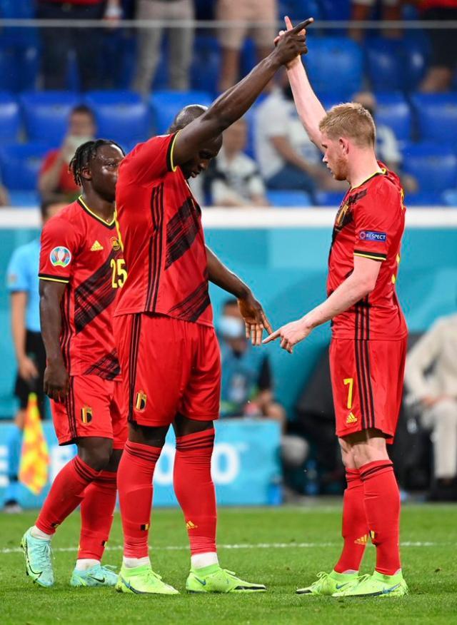 1624324745220009262.jpeg E4b_j-KXwAMCXur.jpeg